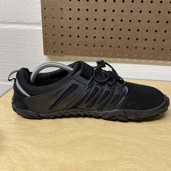 Stylish Black Athletic Shoes - Picture 5 of 9